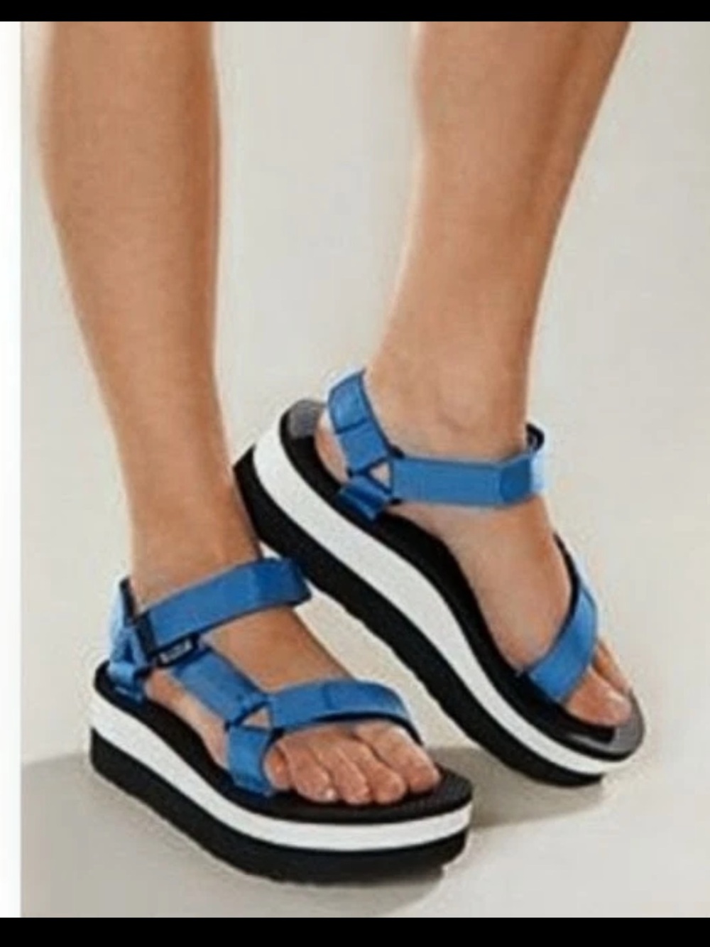Teva Women's Flatform Universal Blue Strap Platform Strap Sandals! Size 7